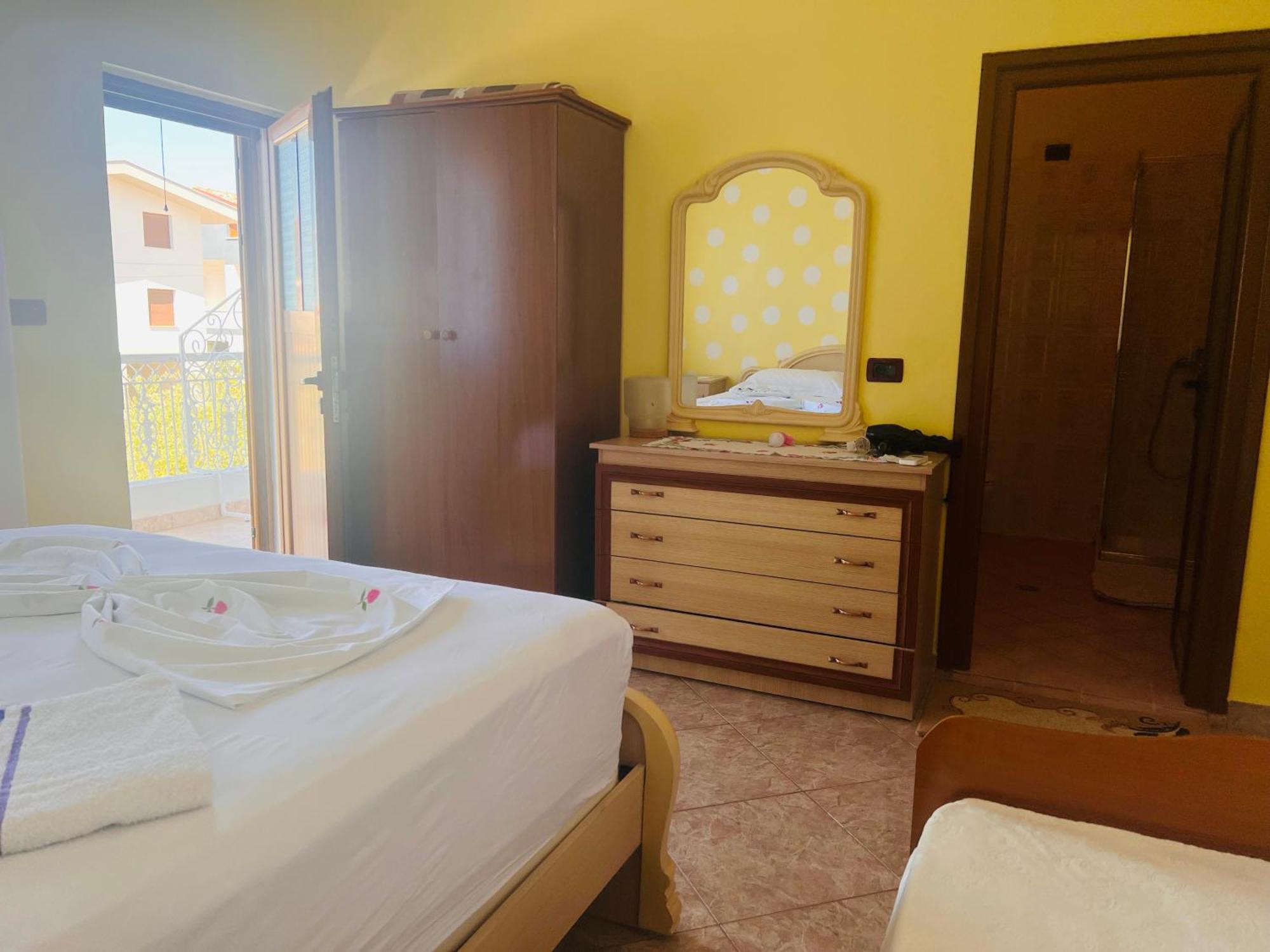Hotel Fori Vodo à Divjake Extérieur photo